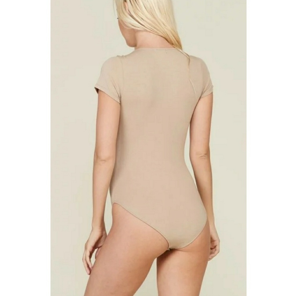 FINAL SALE🆕🌿LACE UP BODYSUIT 🌿 - Picture 3 of 4